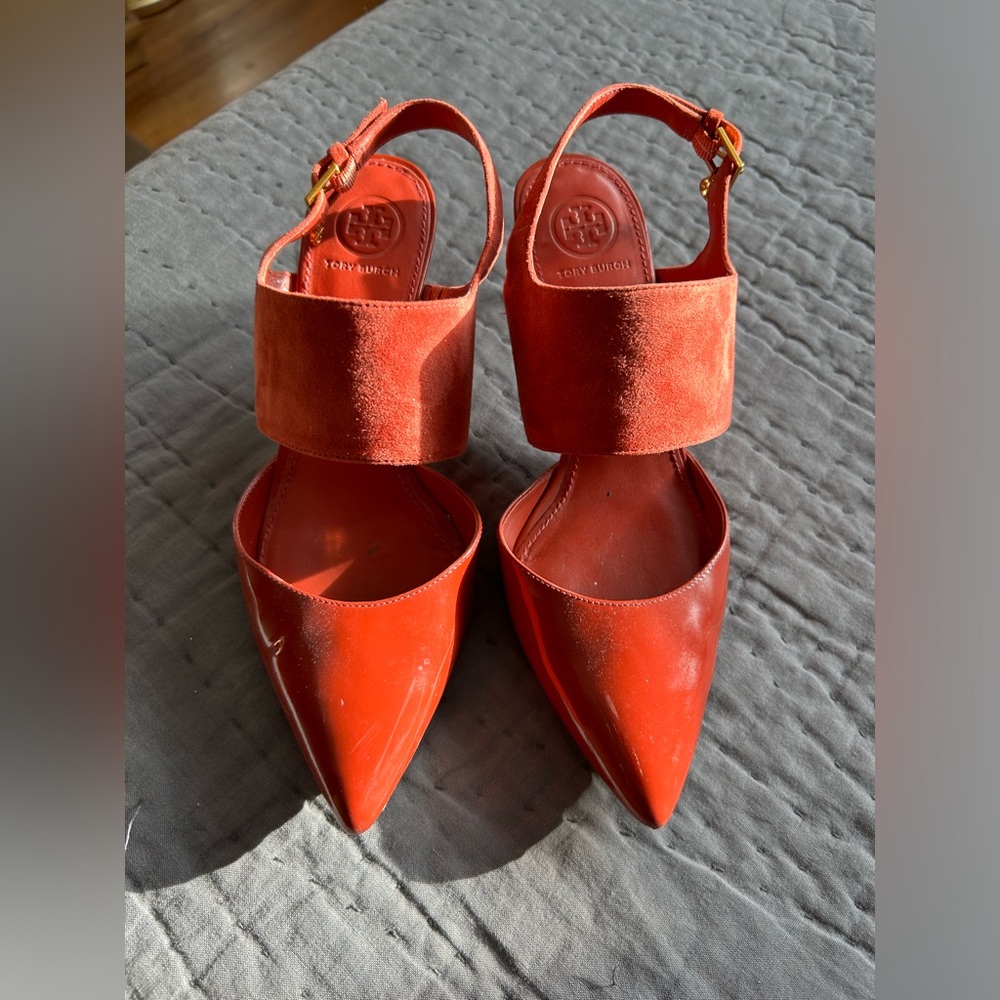 Tory Burch pointy toed pumps, red leather/suede